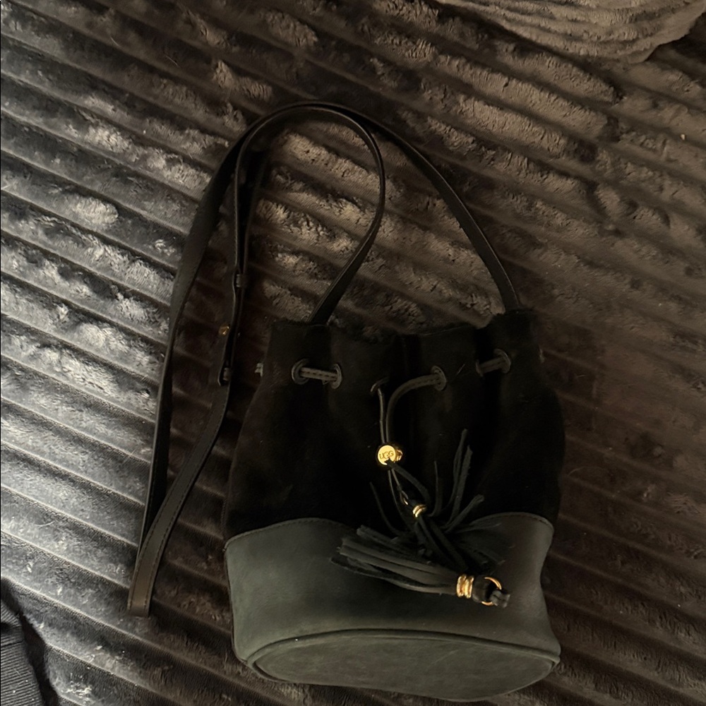 Women’s UGG crossbody/shoulder black&gray‎ leather and suede bucket bag